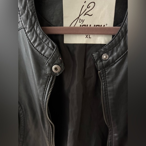 Jou Jou Black Leather Moto Jacket with Quilted Details - Picture 3 of 5